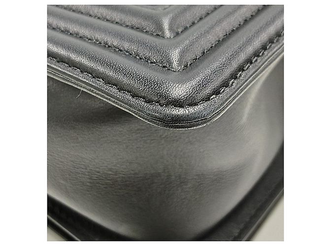 Chanel Borsa a spalla Boy Medium in pelle di vitello trapuntata con doppia cucitura Nero - vista 13