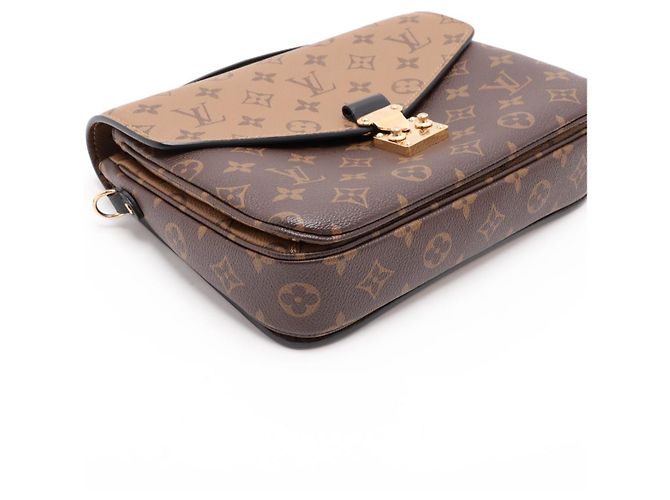 Louis Vuitton Pochette Metis Canvas Flap Crossbody Monogram Reverse - vue 4