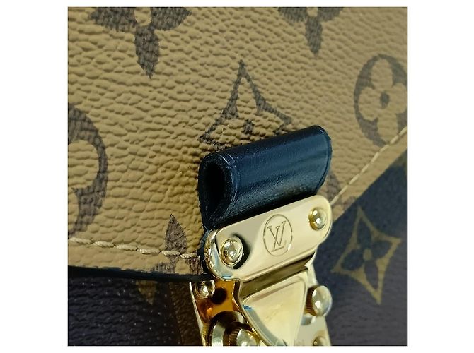 Louis Vuitton Pochette Metis Canvas Flap Crossbody Monogram Reverse - vue 12