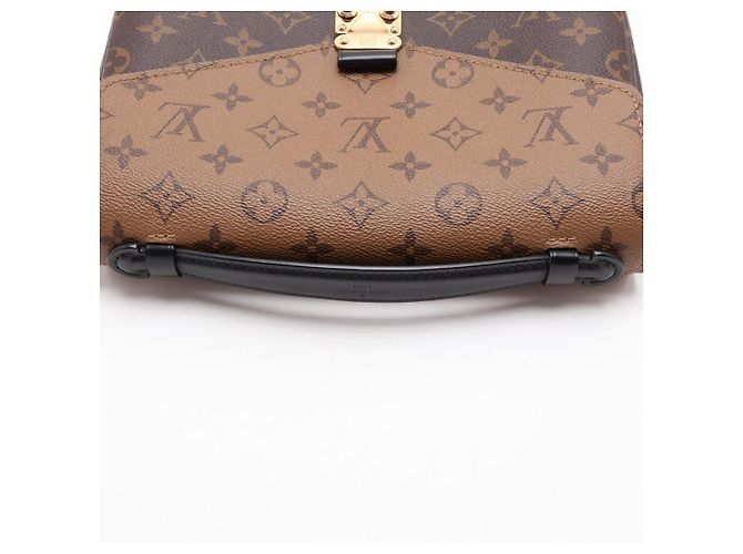 Louis Vuitton Pochette Metis Canvas Flap Crossbody Monogram Reverse - vista 5