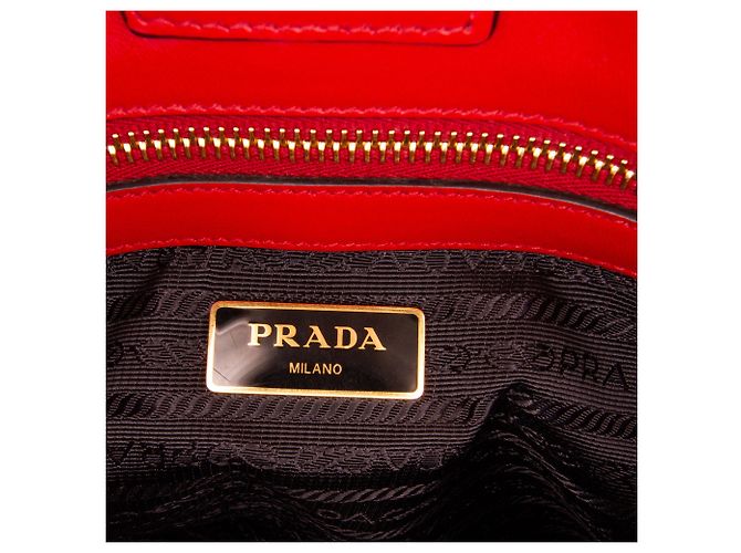 Bolsa Satchel Prada Lux em Saffiano vermelha com acabamento em couro de bezerro macio - vista 5