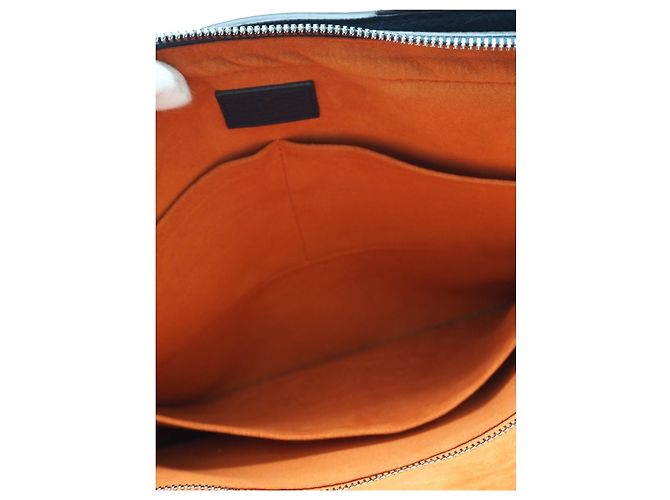 Sac business Louis Vuitton Armand Briefcase en cuir Taurillon noir - vue 7