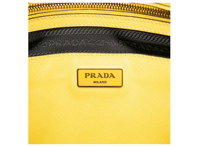 Bolso Prada Medium Saffiano Lux Galleria Double Zip Amarillo - vista 5