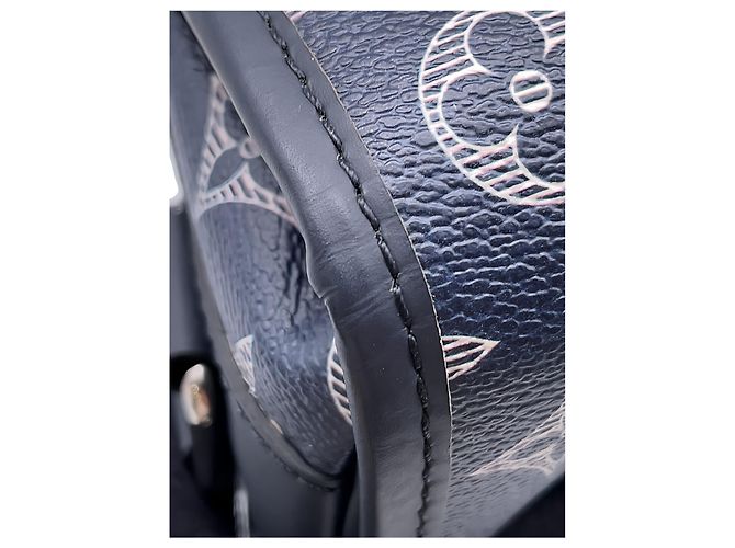 Borsa a Tracolla Louis Vuitton Chapman Brothers Monogram Savane Messenger PM Blu - vista 6
