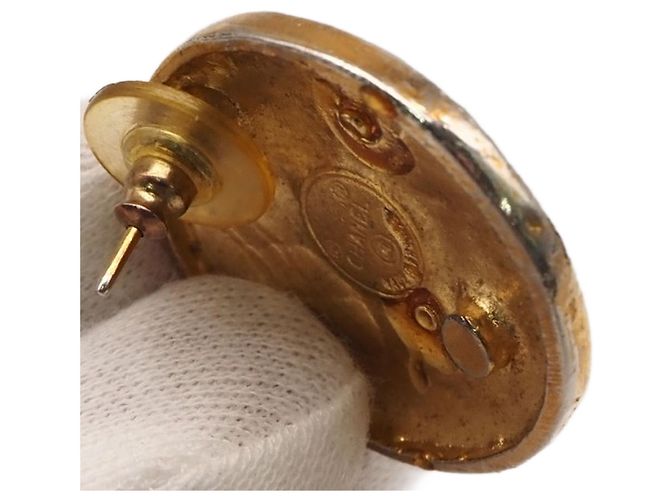 Orecchini a pressione rotondi placcati oro Chanel CC Gold - vista 5