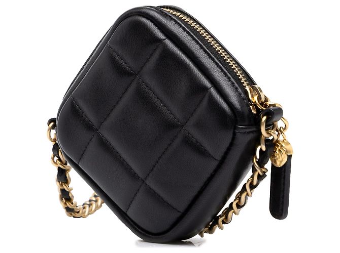 Clutch Chanel CC em pele de cordeiro acolchoada preta com corrente e alça transversal - vista 2