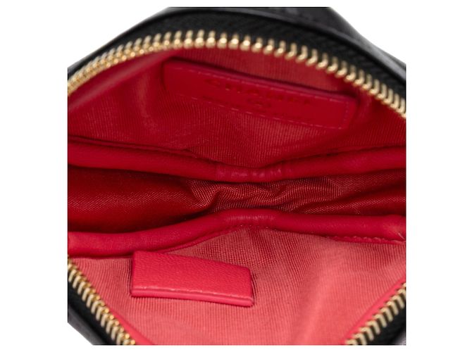 Clutch Chanel CC em pele de cordeiro acolchoada preta com corrente e alça transversal - vista 4