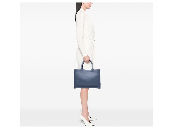 Book Tote Dior Medium in pelle goffrata Blu - vista 8