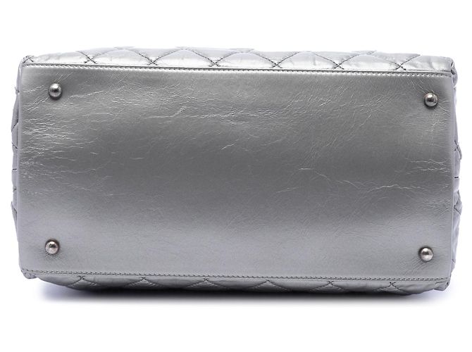 Borsa Chanel Small Quilted Metallic Aged Calfskin Chain Me Tote Argento - vista 3