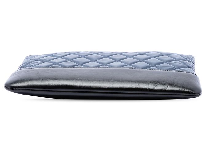Clutch Chanel Gabrielle O Case Medium in vitello invecchiato blu - vista 3