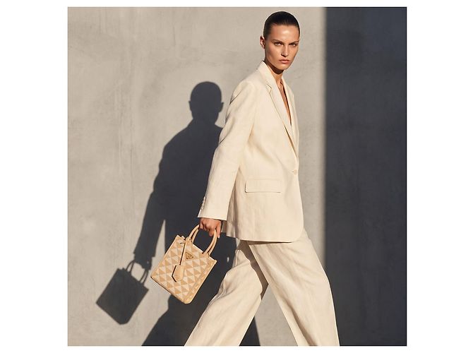 Prada Symbole Mini Tote in tessuto ricamato e pelle Saffiano - vista 4
