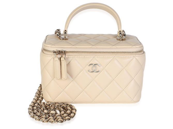 Piccola borsa vanity Chanel in pelle d'agnello matelassé beige con manico superiore e catena - vista 8