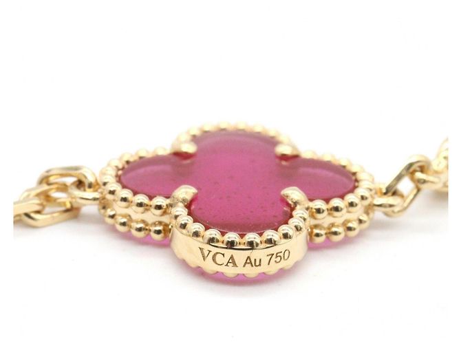 Bracciale charm Vintage Alhambra in smalto rosa Van Cleef & Arpels - vista 4