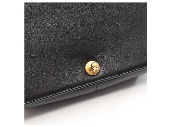 Chanel Boy Schultertasche aus schwarzem Lammleder - Ansicht 11