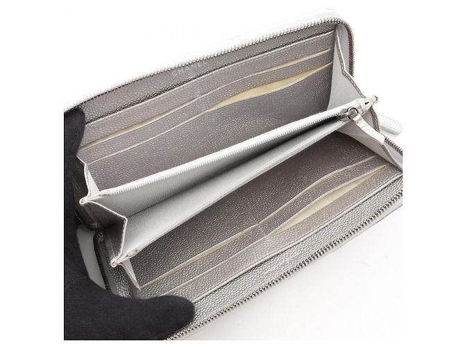Timeless Carteira Longa Chanel Matelassé em Silver - vista 3