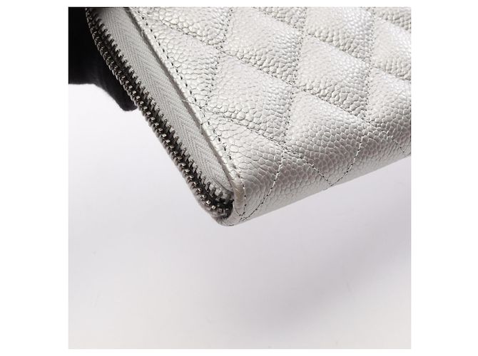Timeless Carteira Longa Chanel Matelassé em Silver - vista 6