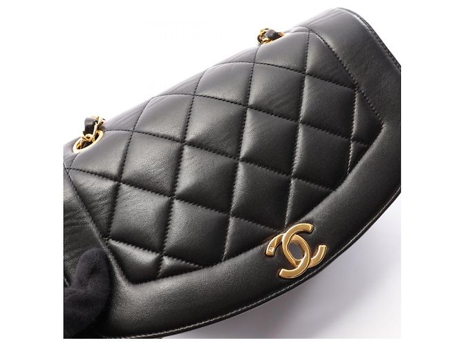 Chanel Matelassé Diana Flap Schultertasche - Ansicht 11