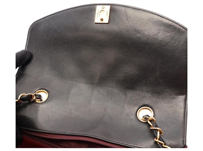 Chanel Matelassé Diana Flap Schultertasche - Ansicht 7