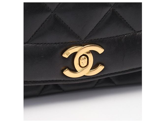 Borsa a tracolla Chanel Matelassé Diana Flap - vista 10