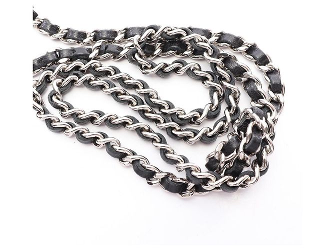 Timeless Chanel Matelassé Schultertasche aus schwarzem Lammleder - Ansicht 12