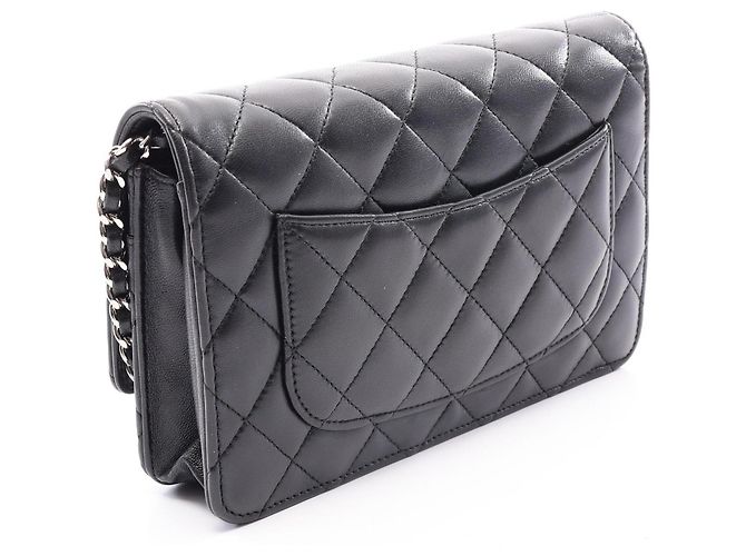 Timeless Chanel Matelassé Schultertasche aus schwarzem Lammleder - Ansicht 2