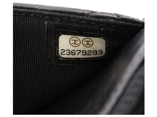 Timeless Chanel Matelassé Schultertasche aus schwarzem Lammleder - Ansicht 5