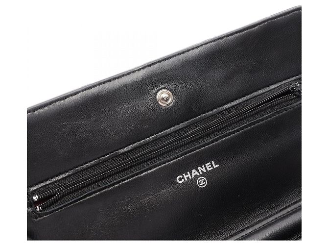 Timeless Chanel Matelassé Schultertasche aus schwarzem Lammleder - Ansicht 6