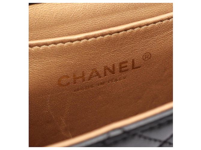 Borsa a tracolla Chanel Matelassé in pelle nera - vista 4