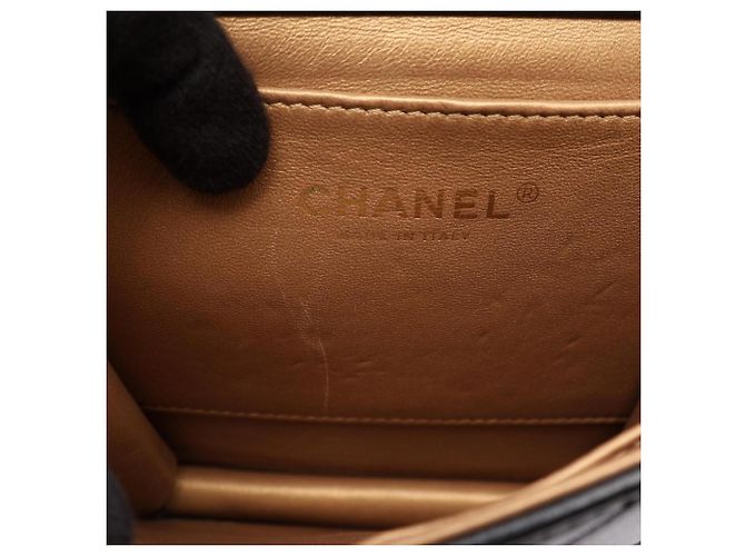 Borsa a tracolla Chanel Matelassé in pelle nera - vista 6