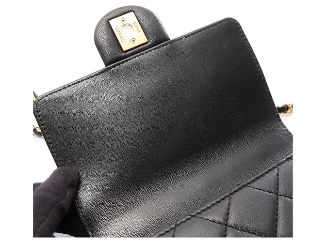 Borsa a tracolla Chanel Matelassé in pelle nera - vista 7