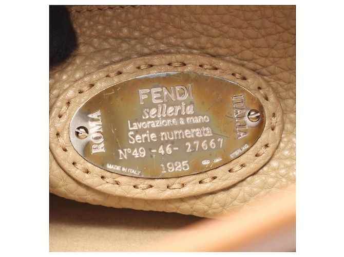 Sac à main Fendi Peekaboo Regular 2-Way - vue 4