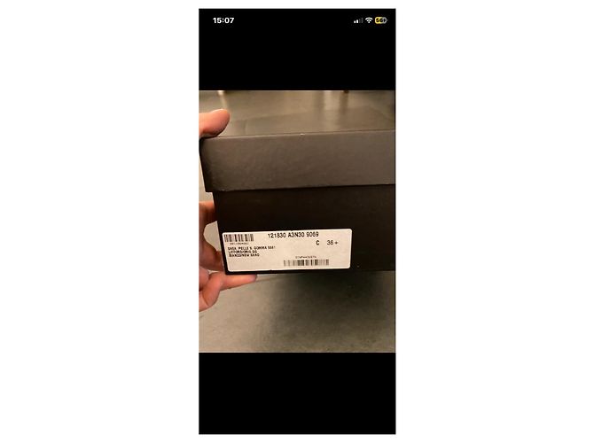 Gucci-Sneaker aus Monogramm-Canvas und Leder - Ansicht 2