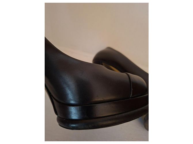 Chanel Pumps aus schwarzem Leder - Ansicht 6