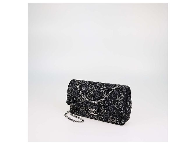 Borsa Chanel Medium Classic Double Flap in tweed nero e cristalli Paris-Shanghai - vista 2
