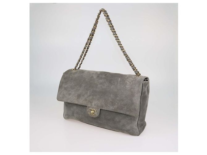 Bolsa Chanel Souplissimo Maxi Flap em camurça matelassê cinza - vista 2