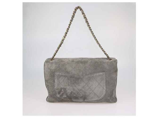Bolsa Chanel Souplissimo Maxi Flap em camurça matelassê cinza - vista 3