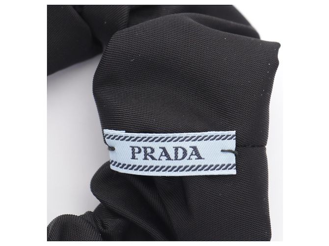 Scrunchie Prada Re-Nylon Black - vista 3