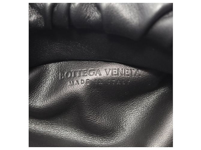 Bottega Veneta Borsa a mano pouch e borsa a tracolla in pelle nera - vista 4
