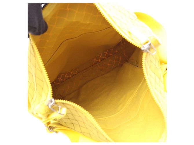 Sac à dos/Sac à main Bottega Veneta en caoutchouc jaune - vue 3