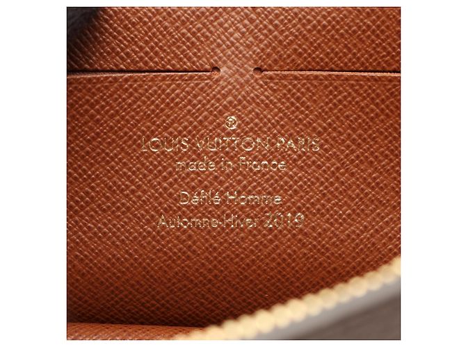Louis Vuitton S-Lock Belt Pouch PM - view 5