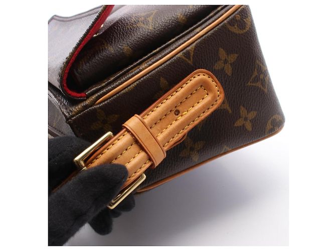 Sac à épaule Louis Vuitton Vivacite MM Monogram - vue 11
