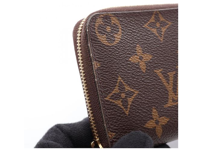 Louis Vuitton Zippy Coin Purse Monogram Wallet - view 9
