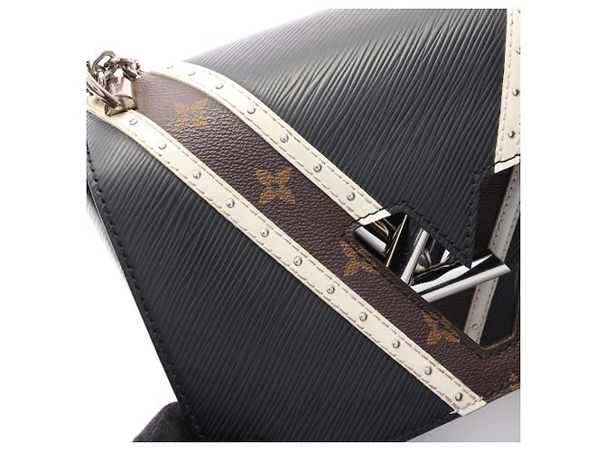Borsa a tracolla Louis Vuitton Twist MM - vista 14