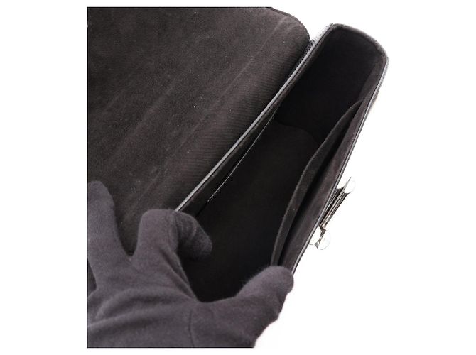 Borsa a tracolla Louis Vuitton Twist MM - vista 3