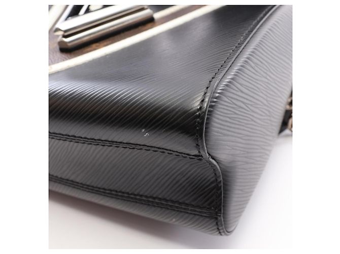 Borsa a tracolla Louis Vuitton Twist MM - vista 7