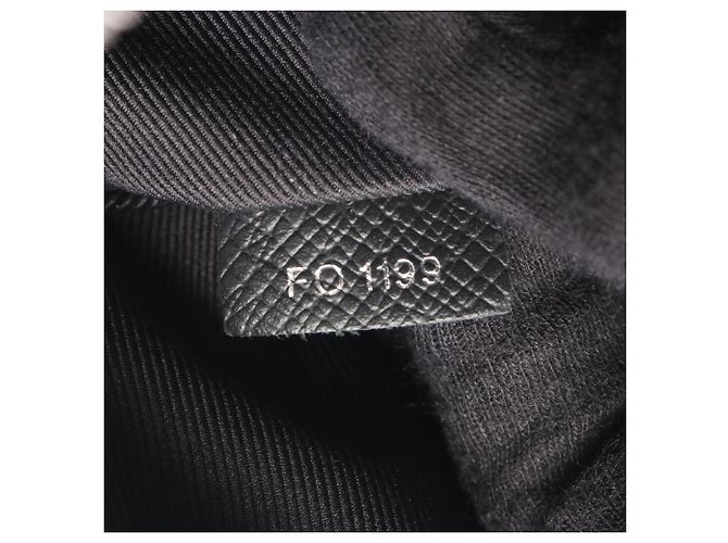 Marsupio Louis Vuitton Taigarama Noir - vista 5