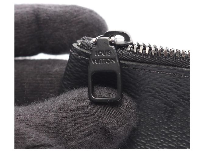 Louis Vuitton Pochette Clé Monogram Midnight Wallet - view 8
