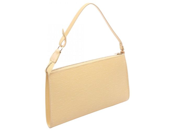 Louis Vuitton Pochette Accessoires Epi Vanilla Handbag - vista 2