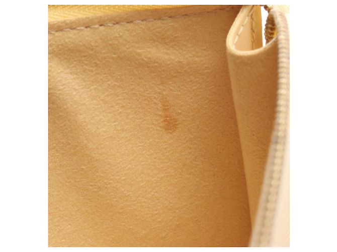 Louis Vuitton Pochette Accessoires Epi Vanilla Handbag - vista 6