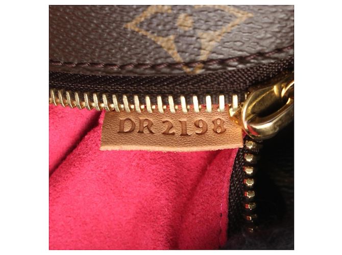 Sac à main Louis Vuitton Pochette Metis MM - vue 5